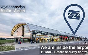 Hotel Resting Pods - Zzzleepandgo Modlin Airport Wmi